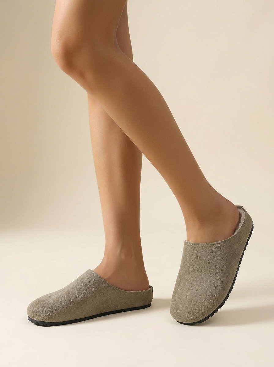 VelouraAvenue Round Toe Flats Slippers - Khaki - Model