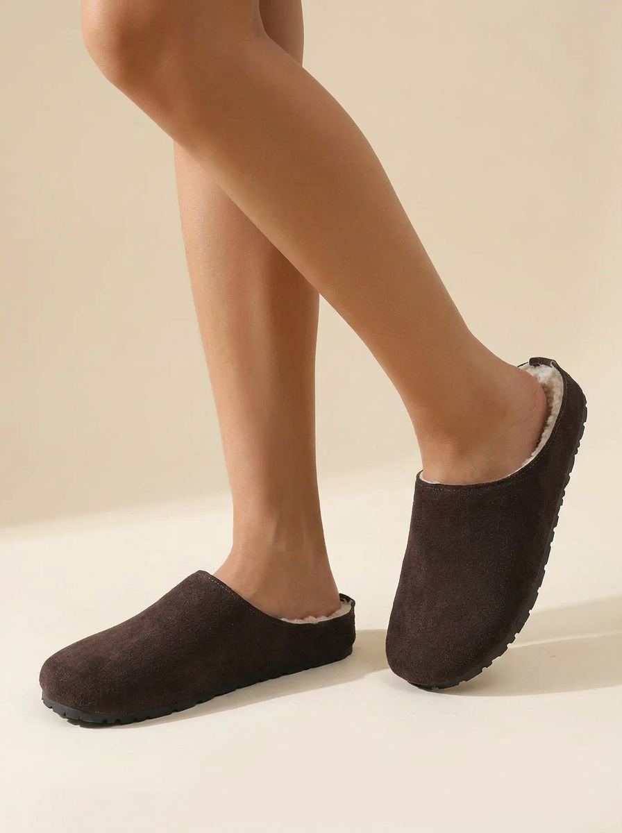 VelouraAvenue Round Toe Flats Slippers - Brown - Model